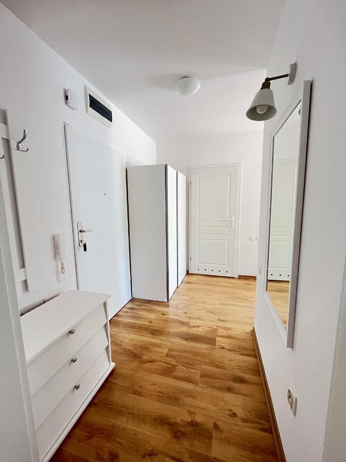 Apartament Z Garazem I Ogrodem Колобжег Экстерьер фото