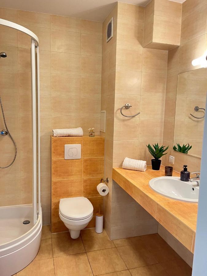 Apartament Z Garazem I Ogrodem Колобжег Экстерьер фото