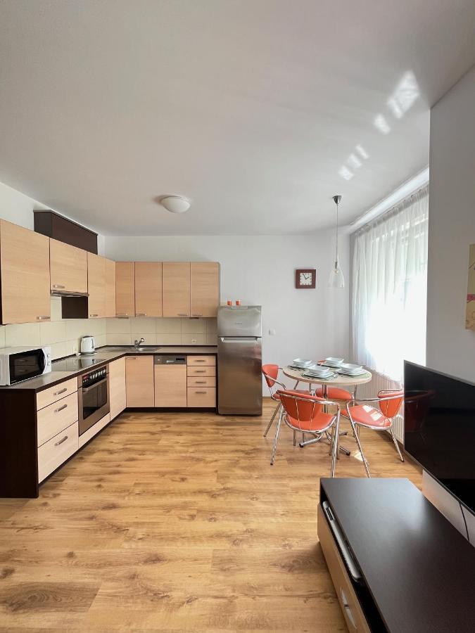 Apartament Z Garazem I Ogrodem Колобжег Экстерьер фото