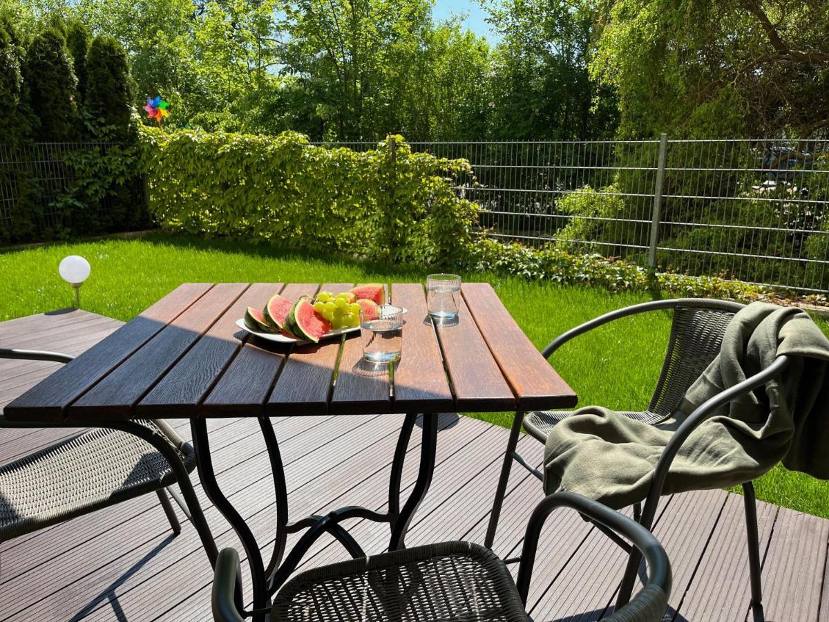 Apartament Z Garazem I Ogrodem Колобжег Экстерьер фото